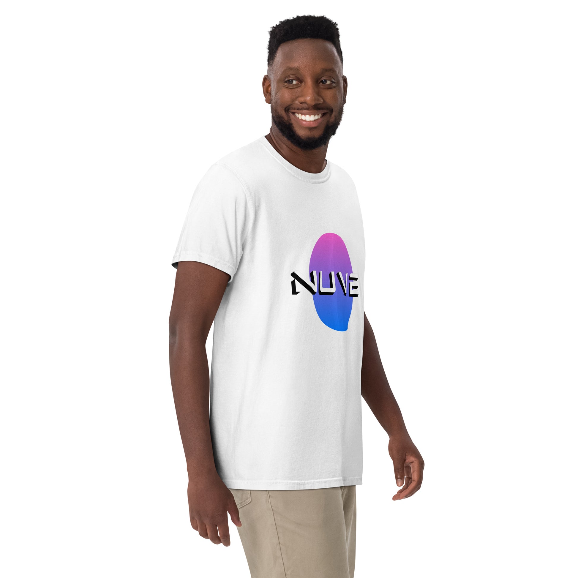 Camiseta unissex tingida clara com estampa (Futuristic Nuve) - NUVE