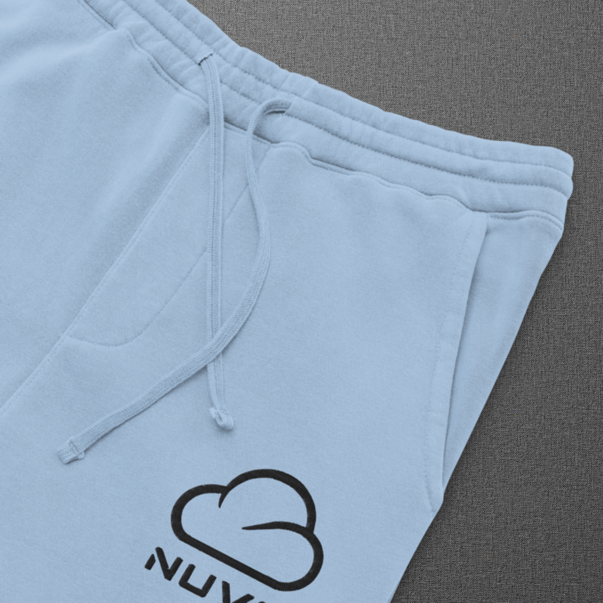 Calça de moletom unissex tingida com pigmento claro, estampa minimalista (NUVE) - NUVE